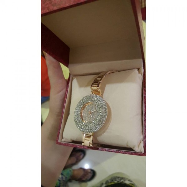 Gold watch hotsell with crystals